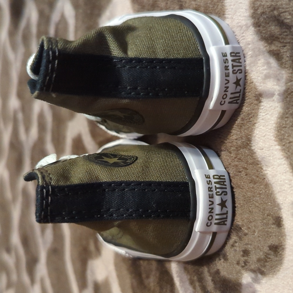 New Infant Size- 2 Olive Converse - Picture 4 of 5